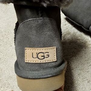 Olive Uggs- Short classic